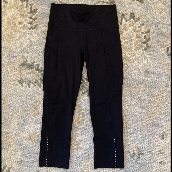 Lululemon Fast & Free Crops size 4 - Picture 3 of 6